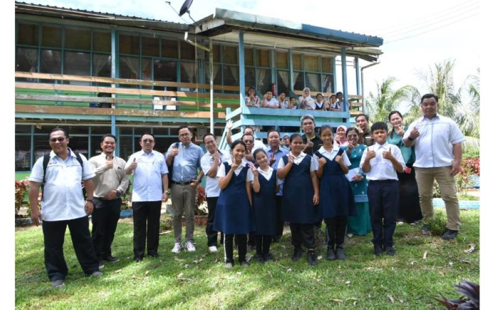 KPM akan menaik taraf bangunan dan prasarana daif di 450 buah sekolah dengan peruntukan sebanyak RM930 juta.