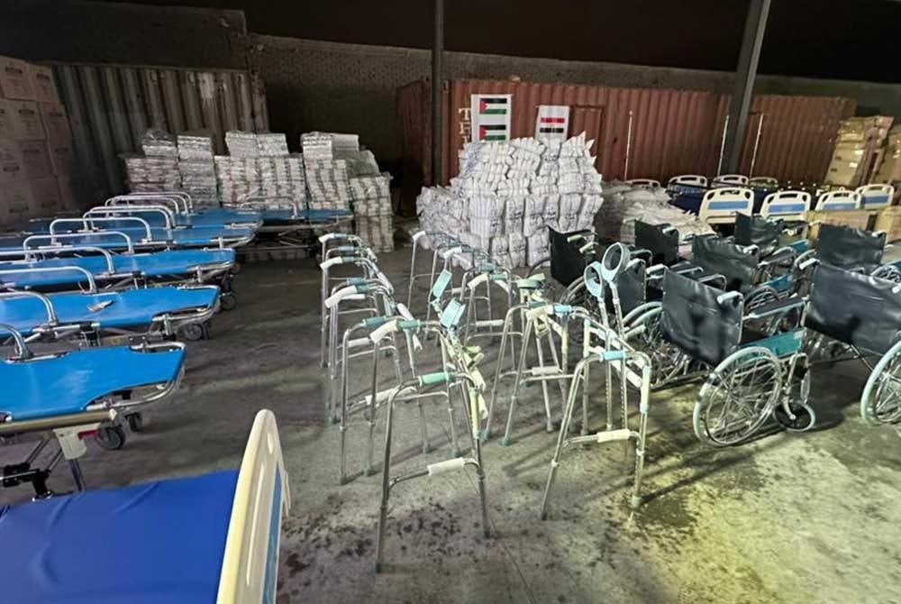 Antara barangan perubatan dibeli gabungan NGO Miles of Smiles yang siap sedia untuk dihantar ke Gaza.