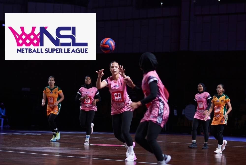 Adri (tiga dari kiri) melancarkan serangan ke kubu Venom dalam aksi NSL 2023 di Bukit Kiara pada Sabtu. - Foto FB NSL.