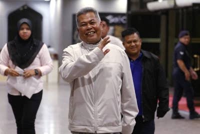 Ahmad Said menghadiri Mesyuarat MKT UMNO di Menara Dato' Onn Pusat Dagangan Dunia Kuala Lumpur pada Jumaat. - Foto Bernama