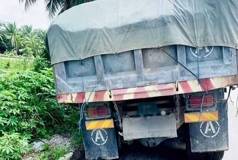 Antara lori yang ditahan dalam Op Patuh Khas.