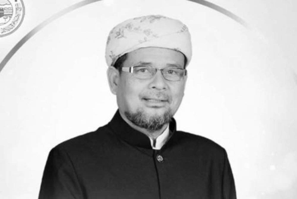 Sheikhul Islam Thailand, Aziz Phitakkumpon meninggal dunia pada usia 76 tahun di Hospital Memorial King Chulalongkorn pada Ahad.