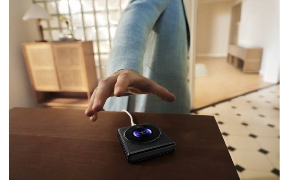 45W Flash Charging membolehkan pengguna mengecas dengan pantas.