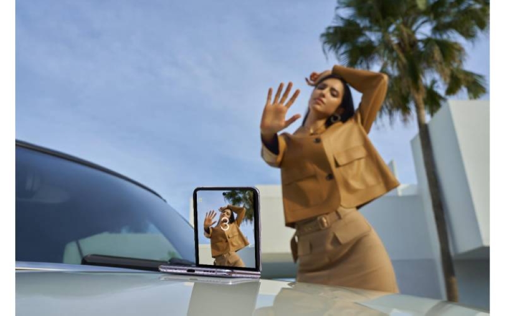 Bebaskan kreativiti anda dengan System FreeCam PHANTOM V Flip 5G.