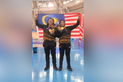 Pelumba berbasikal trek para negara menghadiahkan pingat emas kedua negara di Sukan Para Asia Hangzhou 2022, di sini hari ini.