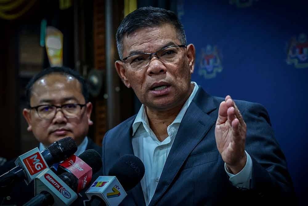 Saifuddin Nasution (kanan) bercakap kepada pemberita selepas majlis Sambutan Jubli Intan JPN pada Rabu. - Foto Bernama