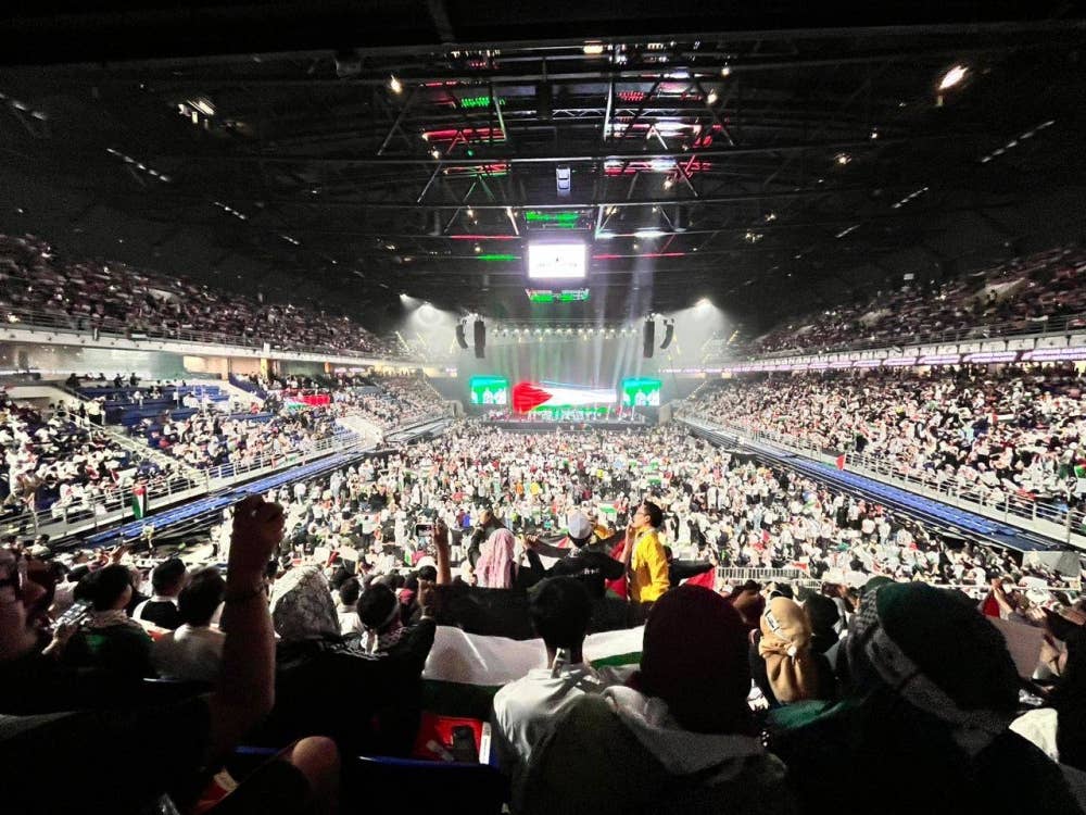 SOLIDARITI lebih 16,000 rakyat Malaysia pelbagai latar belakang, bangsa dan agama berhimpun pada program itu, yang bertindak umpama 'pembesar suara' bagi menunjukkan sokongan Malaysia kepada perjuangan rakyat Palestin dan menekan tindakan kejam Israel