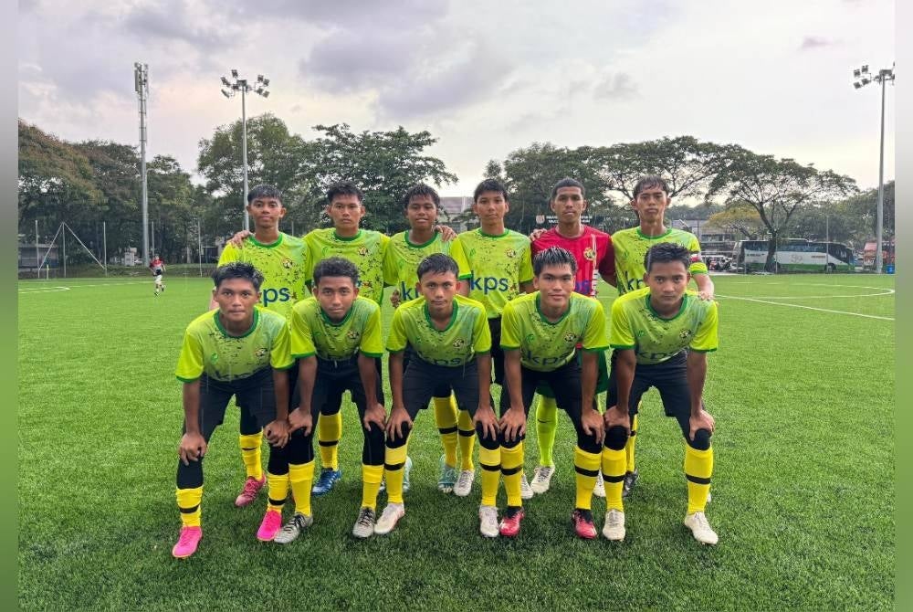 Pasukan SMK Dato’ Harun tepati ramalan ke separuh akhir Piala Datuk Mokhtar Dahari. - Foto SMK Dato' Harun