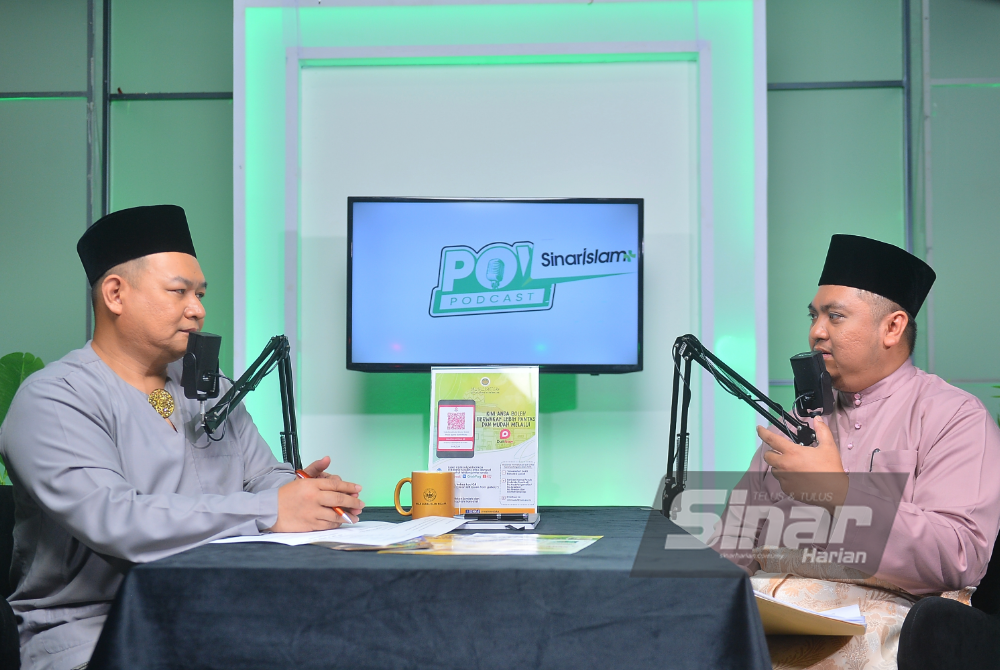 EDITOR SI+, Muhd Azman (hos Podcast POV SI+) menemu bual Ustaz Mohd Hairulamin (kanan).