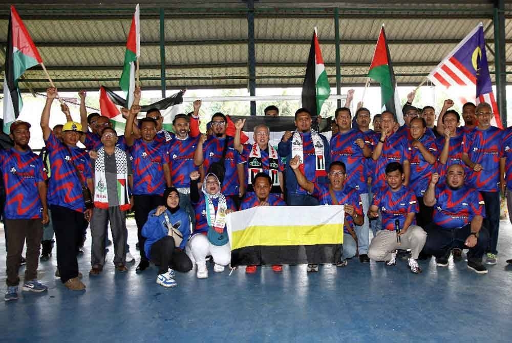 Seramai 40 Pemuda UMNO Bahagian Ipoh Barat sertai konvoi motosikal sebagai tanda solidariti kepada rakyat Palestin.