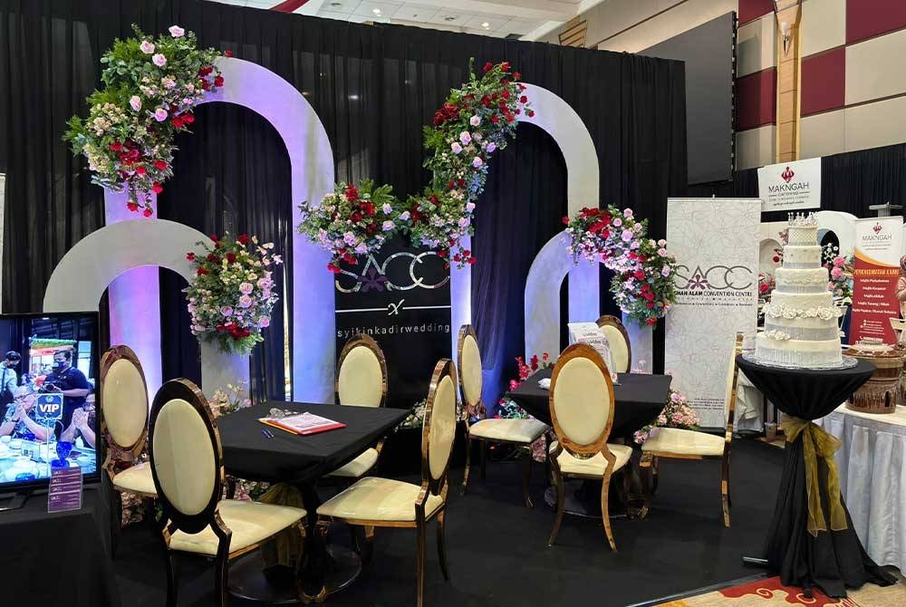 Antara pilihan pakej yang dipamerkan sempena Ekspo Booking Kahwin di SACC.
