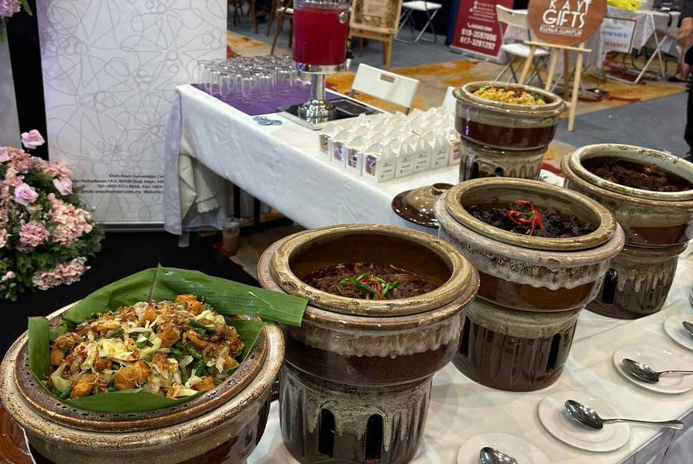 Pilihan hidangan untuk 'food testing' kepada bakal pengantin di Ekspo Booking Kahwin 2023.
