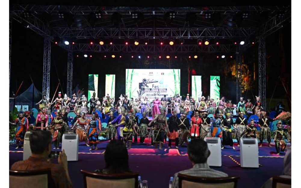 Penganjuran Festival Kesenian Peribumi Malaysia 2023 yang berlangsung di Teluk Cempedak, Kuantan baru-baru ini.