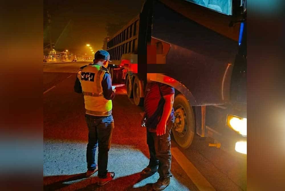 JPJ Selangor melaksanakan Operasi Kenderaan Komersial pada Khamis dan Jumaat lalu.