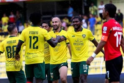 Pemain Kedah meraikan kejayaan menewaskan Negeri Sembilan FC dengan jaringan 3-0 pada Perlawanan Liga Super Kedah Darul Aman FC bertemu Negeri Sembilan FC di Stadium Darul Aman. - Foto Bernama