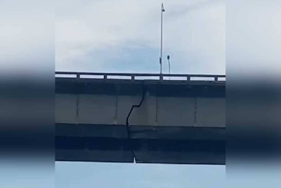Video yang memaparkan retakan pada struktur jambatan seperti yang tular di media sosial.