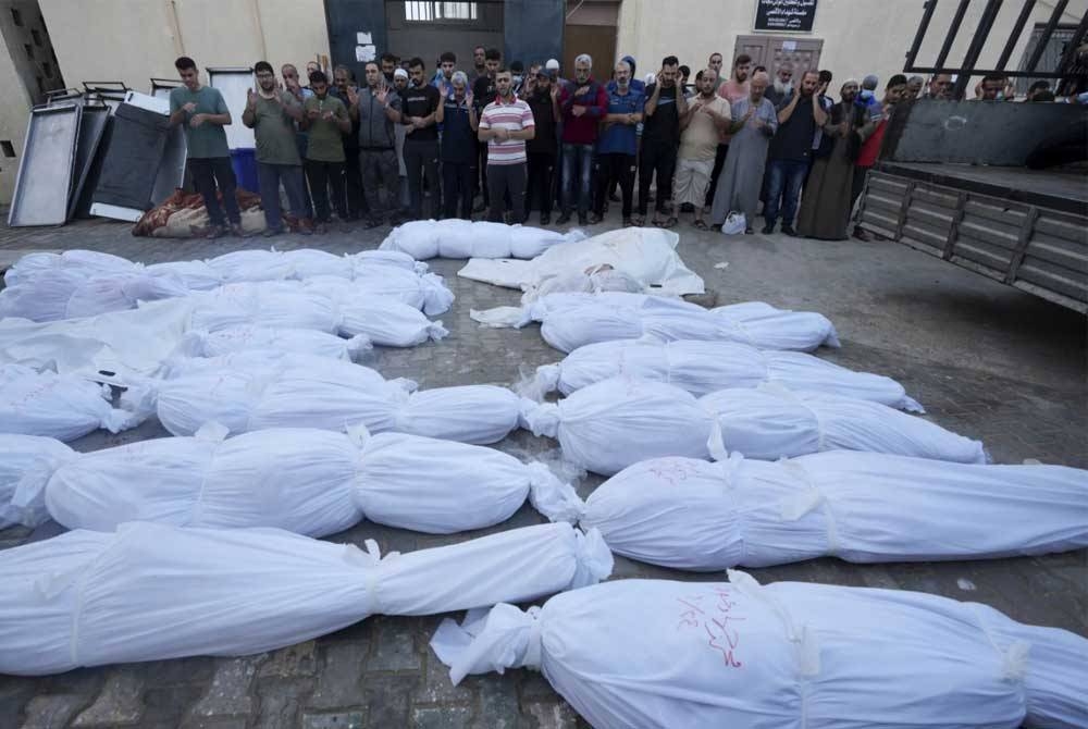 Angka kematian orang awam di Gaza meningkat secara drastik menyebabkan tanah perkuburan capai kapasiti penuh.
