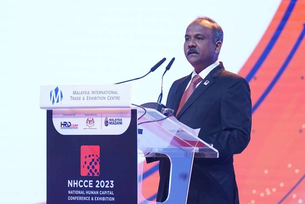 Sivakumar ketika menyampaikan ucapan pada NHCCE 2023. - Foto MOHD HALIM ABDUL WAHID