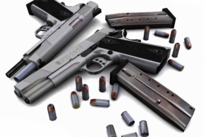 Polis tidak akan berkompromi terhadap sebarang perbuatan memiliki, membeli, menjual dan mengedarkan senjata angin dan tiruan. - Gambar hiasan