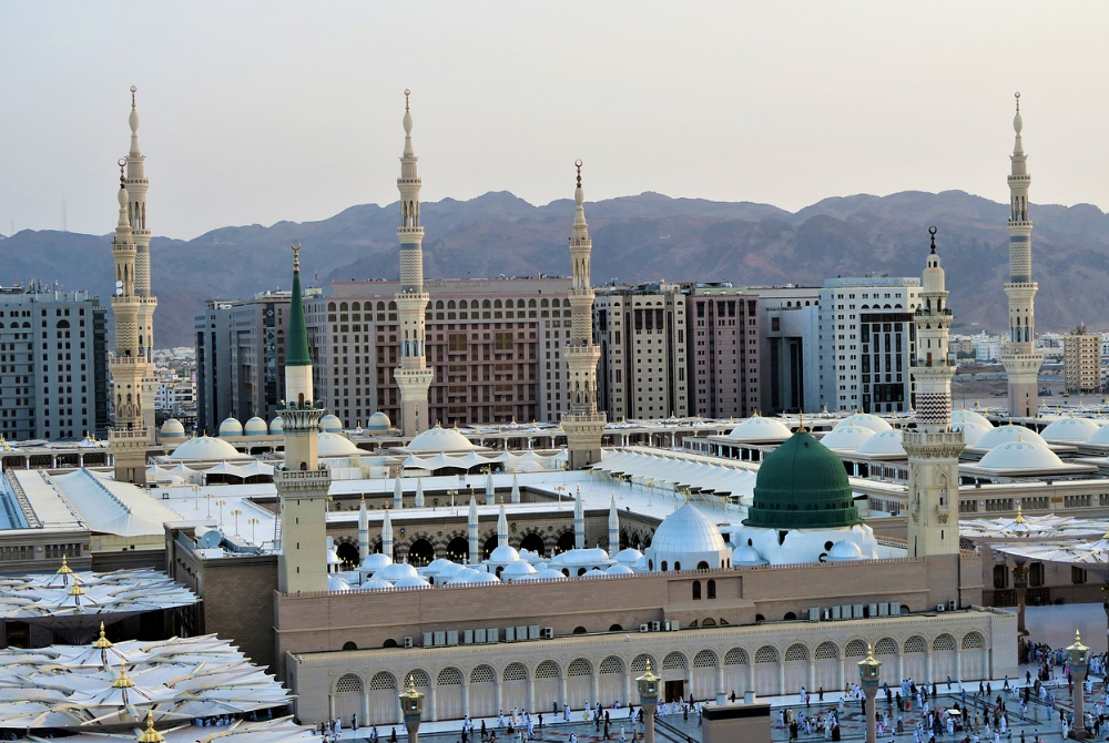 PELIHARALAH akhlak dan adab ketika berkunjung ke Tanah Suci Makkah dan Madinah termasuk Masjid Nabawi. -Gambar hiasan