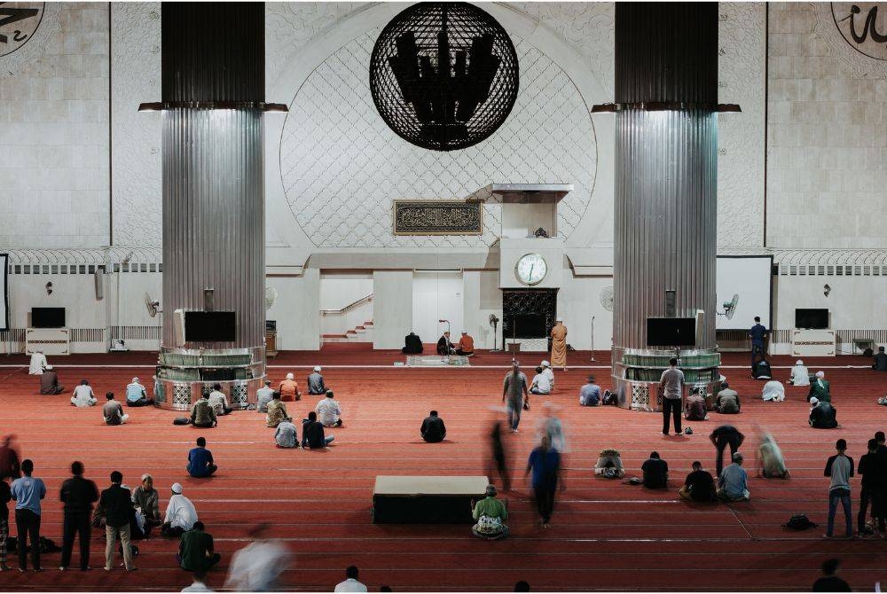 BAGI mereka yang hendak kentut, seharusnya beredar dari mendekati orang lain. -Gambar hiasan/ Foto: Canva