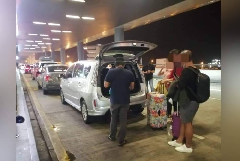 JPJ Selangor menahan sebuah Perodua Alza yang diguna untuk khidmat kereta haram atau ulat.