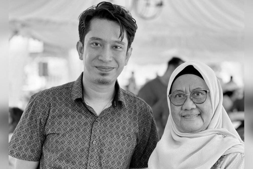 Foto Adam Adli (kiri) bersama Allahyarhamah Natrah Ismail yang dikongsi menerusi hantaran di aplikasi X.