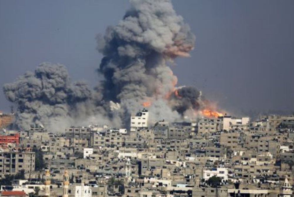 KARAKTER negatif bangsa Yahudi cukup banyak. Mereka terkenal sebagai golongan yang banyak berdusta, keras kepala, penipu, mengubah ayat-ayat ALLAH SWT mengikut hawa nafsu mereka, suka mencela, dengki dan bakhil. -Gambar hiasan