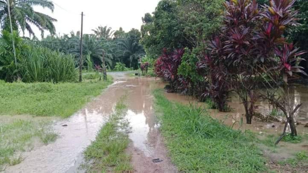 Antara kawasan yang terjejas dalam kejadian banjir di sekitar Sepang pada Ahad. - Sumber FB Sepang Viral
