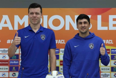 Solari (kiri) dan Forestieri pada sidang akhbar berkenaan. - Foto Bernama