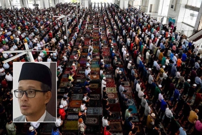 Kerajaan Johor melalui JAINJ mengarahkan setiap masjid dan surau di negeri ini melaksanakan bacaan Qunut Nazilah dan solat hajat secara tetap mulai hari ini. - Gambar hiasan (Gambar kecil: Mohd Fared)