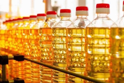 MPOB tidak melihat sebarang perubahan besar ke atas penggunaan minyak masak tempatan susulan kemerosotan jualan rangkaian restoran makanan segera akibat tindakan boikot kerana didakwa mempunyai kaitan dengan Israel. - Gambar hiasan