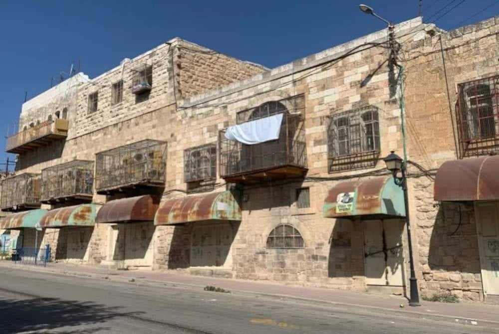 Kawasan H2 yang didiami kira-kira 35,000 penduduk Palestin di Hebron, Tebing Barat kini lengang.