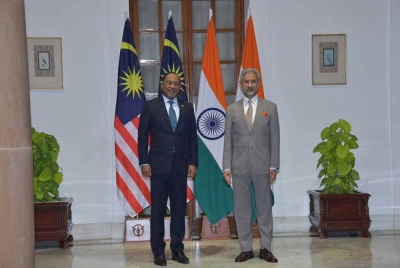 Zambry bersama rakan sejawatan, Subrahmanyam Jaishankar di New Delhi. - Foto FB Zambry Abdul Kadir