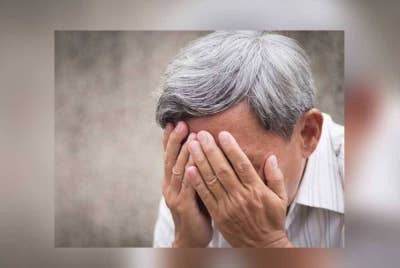 Lelaki warga emas mengalami kerugian RM120,000 selepas menjadi mangsa penipuan tiket loteri. - Gambar hiasan