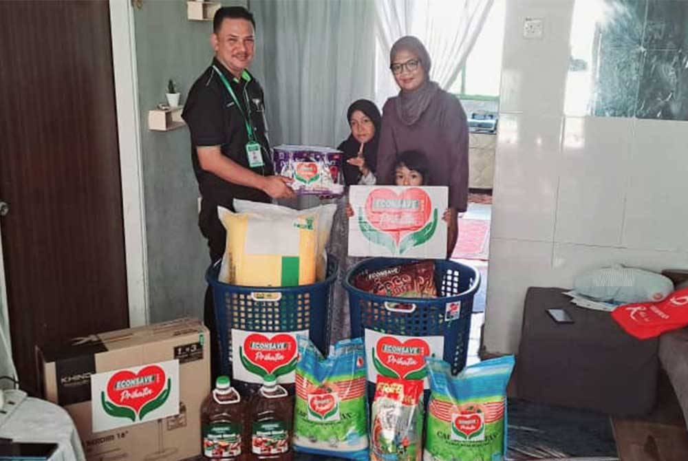 Sumbangan Econsave Prihatin adalah salah satu cara pasar raya itu mendekati masyarakat selain berkongsi rezeki bersama.