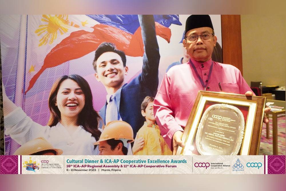 Abdul Fattah menerima anugerah International Cooperative Alliance (ICA) Asia Pacific Excellence Award bagi kategori 'Inspirational Leader”.