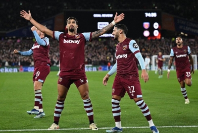 Paqueta meraikan gol pembukaan West Ham semasa melayan kunjungan Olympiakos dalam aksi kumpulan A Liga Europa di Stadium London. - Foto AFP