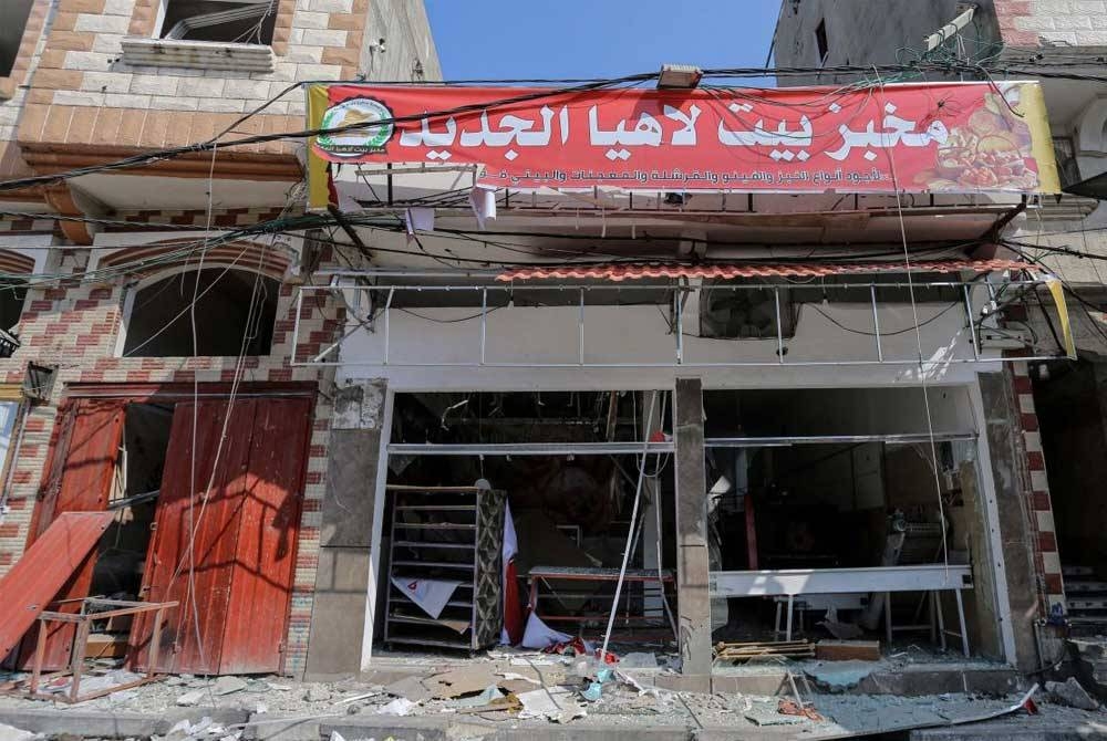 Israel sengaja menyasarkan kedai roti yang menjadi talian hayat terakhir penduduk Gaza yang terputus bekalan makanan. - Agensi