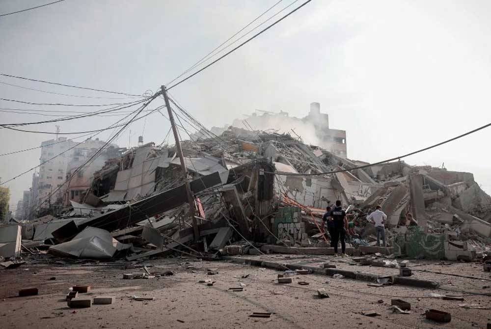 Serangan udara sengit yang dilancarkan Israel telah memusnahkan kesemua tiang rangkaian komunikasi Gaza.