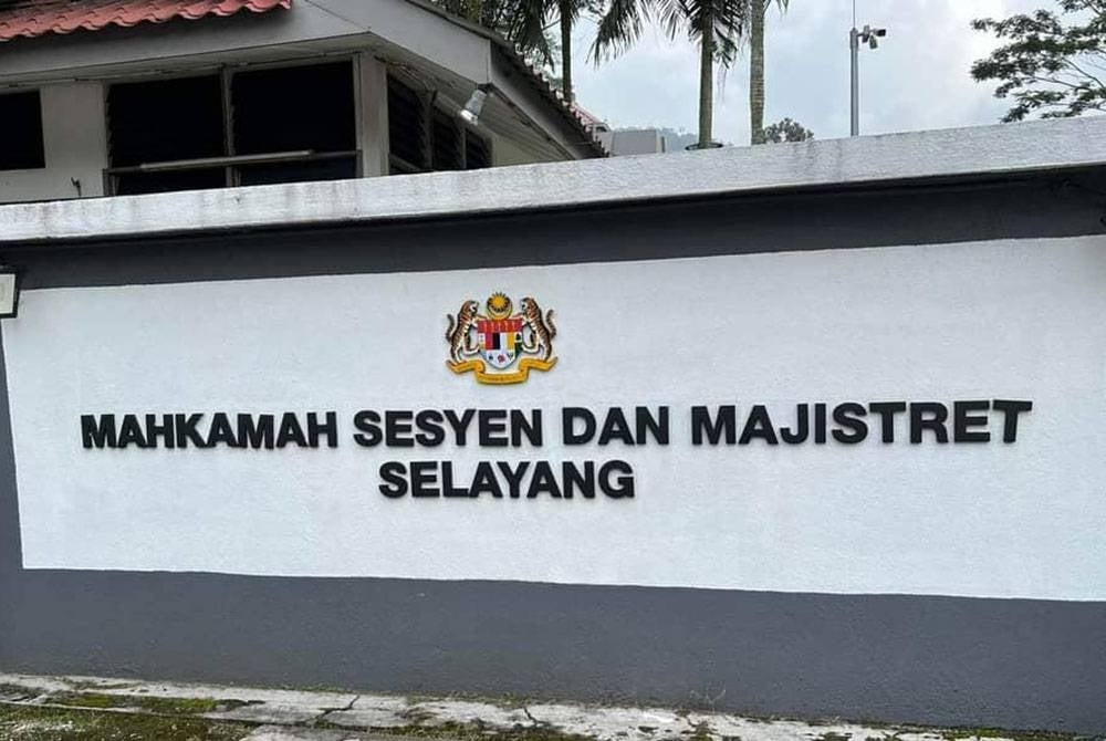 Seorang lelaki warga emas dihadapkan ke Mahkamah Selayang pada Selasa atas pertuduhan membuat tuntutan palsu PERKESO semasa mendapatkan rawatan di Hospital Selayang.