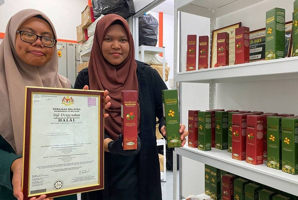 Kerajaan Kelantan melalui PKPNK dengan kerjasama UMK Kampus Jeli berjaya menghasilkan cuka daripada rambutan dan dokong.