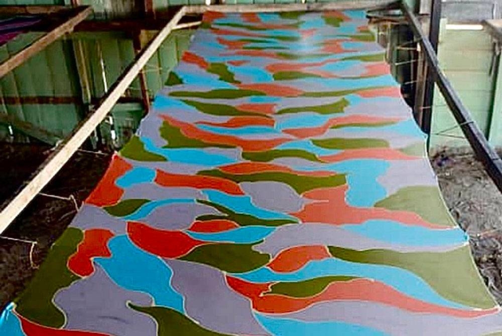 Batik yang menawan hati ramai penggemarnya.