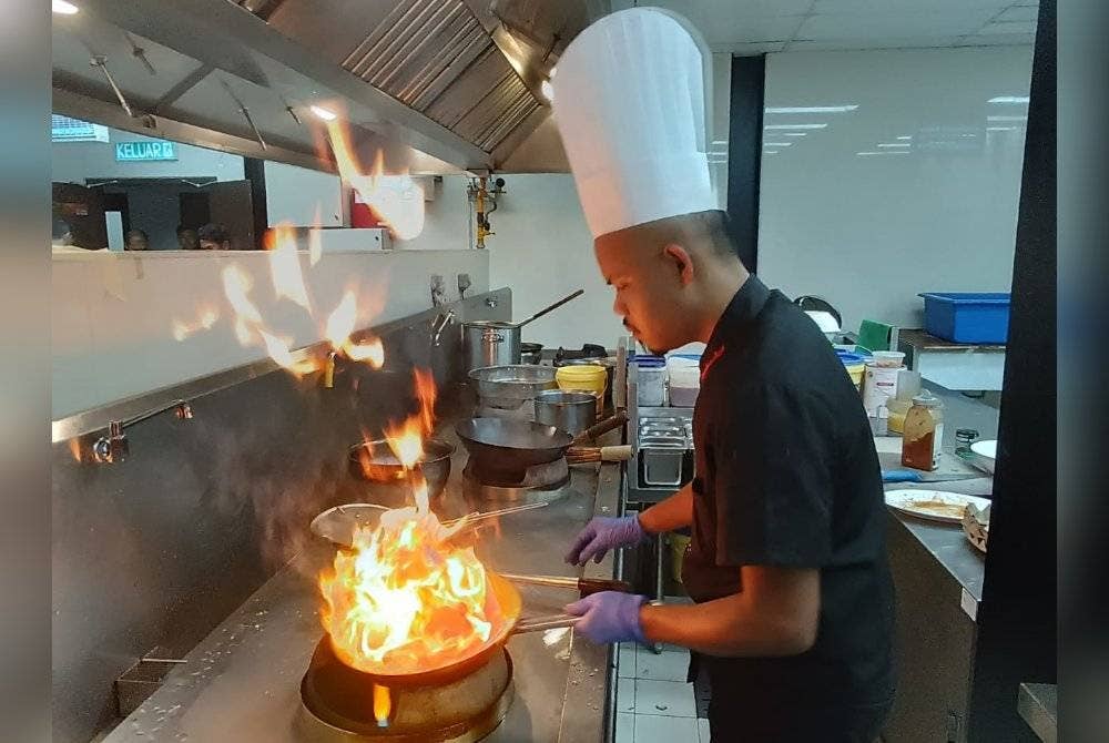 Antara peserta yang menyertai Cabaran SACC Masta Chep Squid 2023.