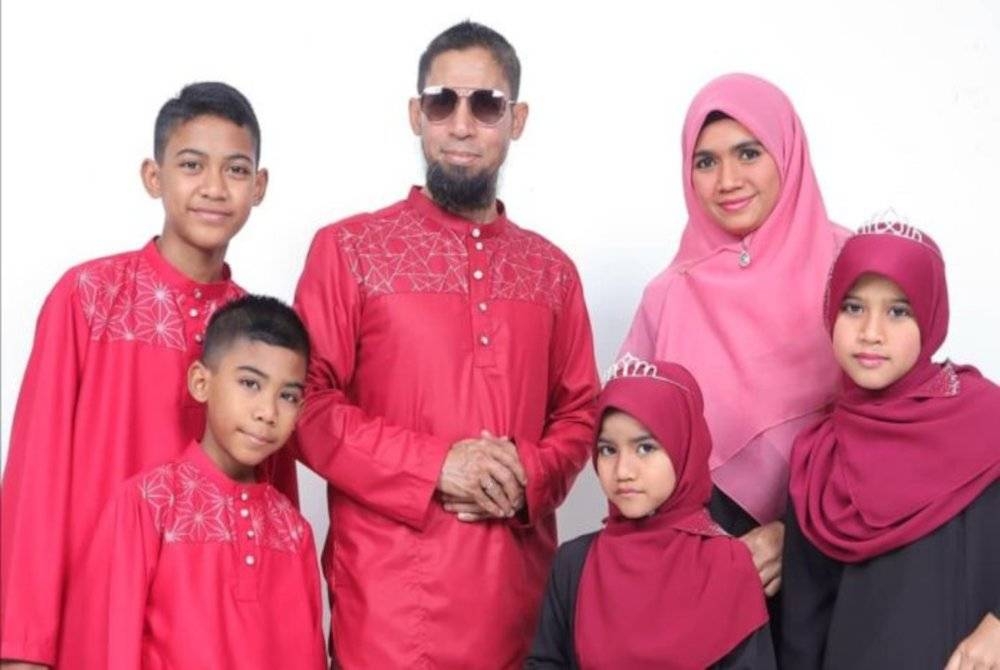 Suhaimi pernah menubuhkan kumpulan Bismillah yang dianggotai isteri dan anak-anaknya.