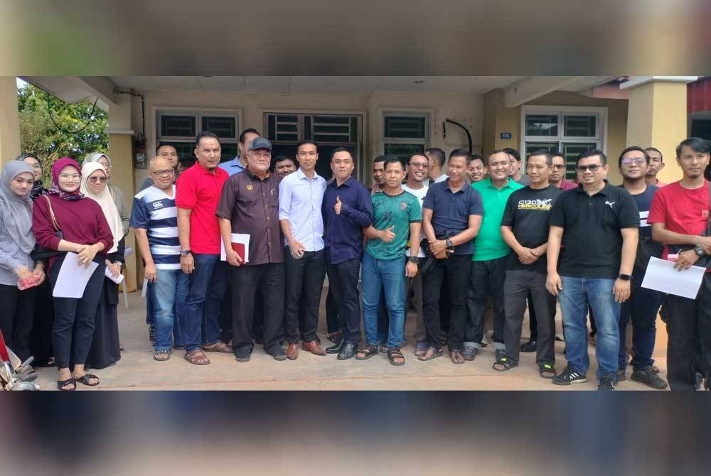 Perbincangan diadakan antara pembeli dan pemaju yang turut dihadiri Baddrol pada Jumaat.