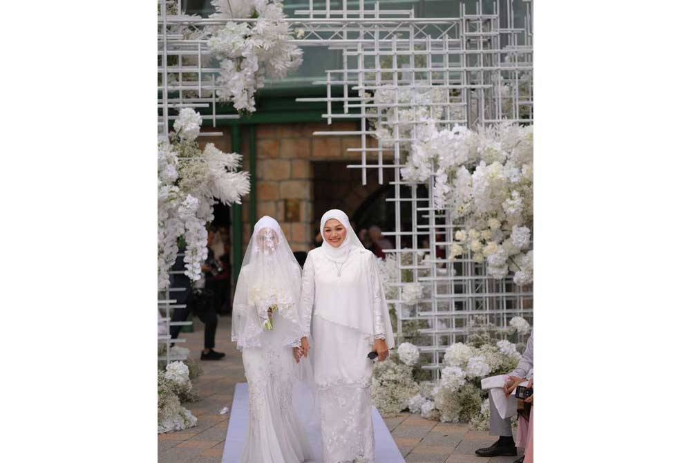 Nabila ketika majlis pernikahan yang berlangsung di The Chateau Spa & Wellness Resort, Pahang. - Foto ModerateKL