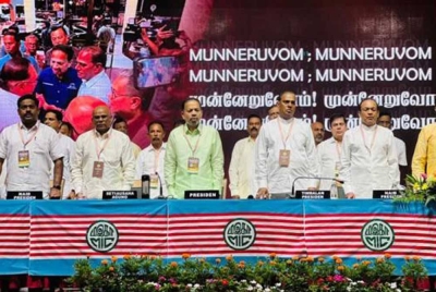Vigneswaran (tengah) hadir Merasmikan Perhimpunan Agung MIC ke-77 yang berlangsung di Taman Ekspo Pertanian Malaysia (MAEPS), Serdang hari ini - Foto/MIC
