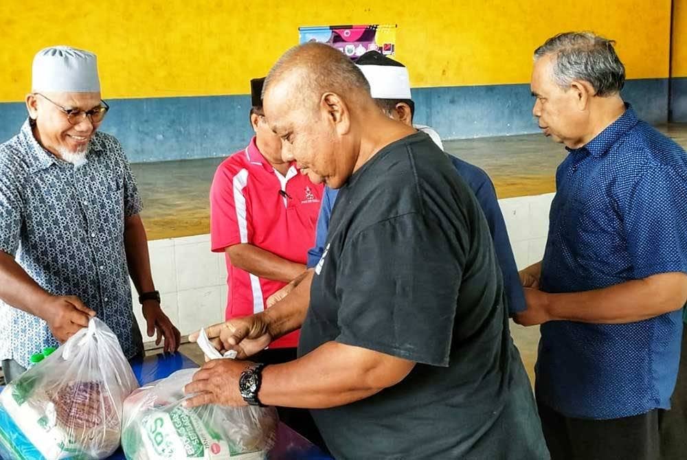 Jualan kongsi rezeki ini adalah hasil inisiatif Persatuan Usahawan Jerantut bagi membantu meringankan beban golongan B40.