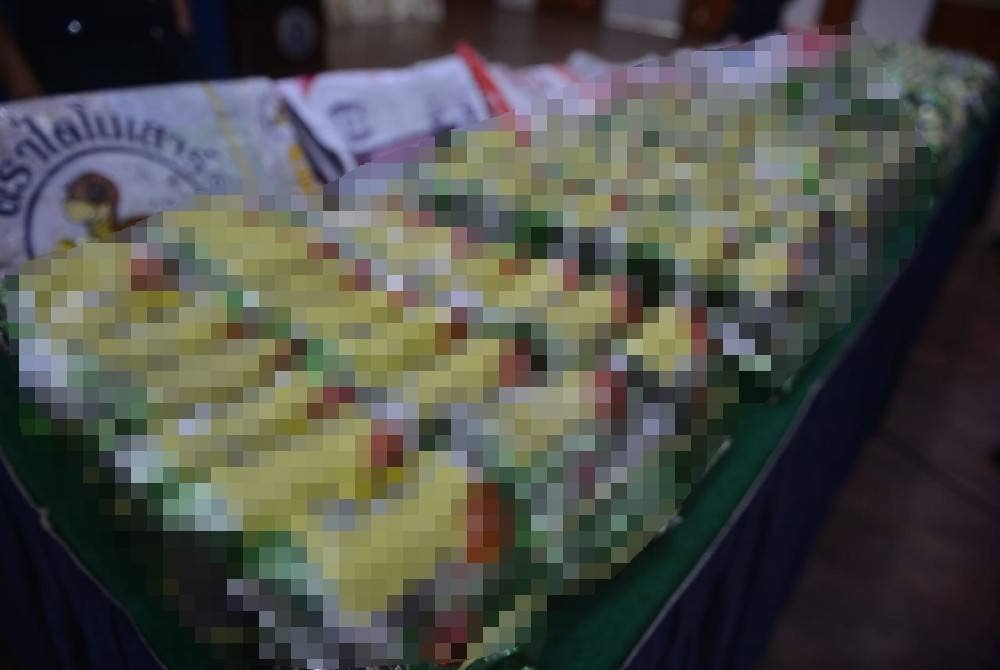 Antara dadah yang dirampas polis menerusi serbuan dan tangkapan di kawasan Bukit Puchong di sini, Ahad lalu.